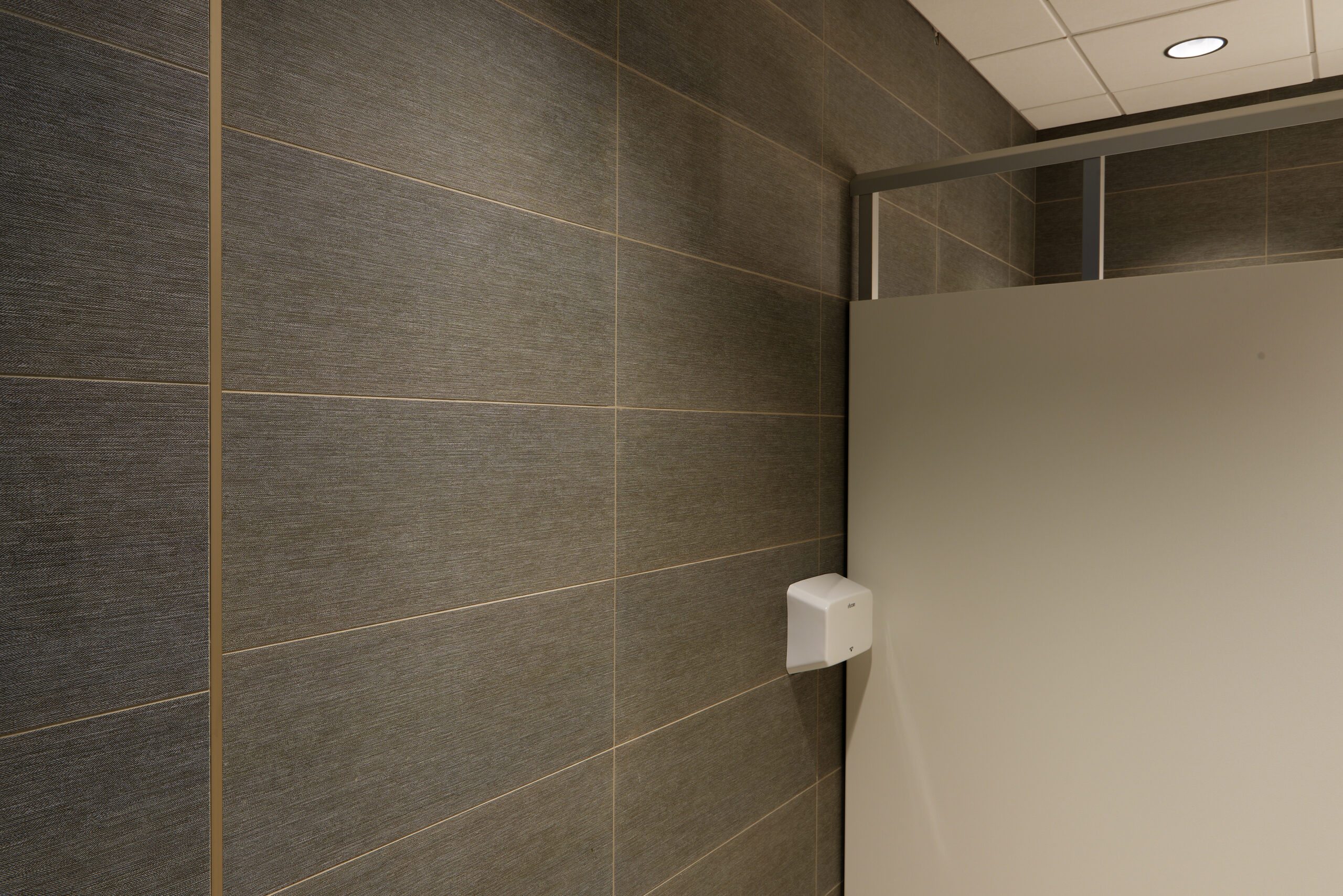 Bathroom - Plumbing fixture