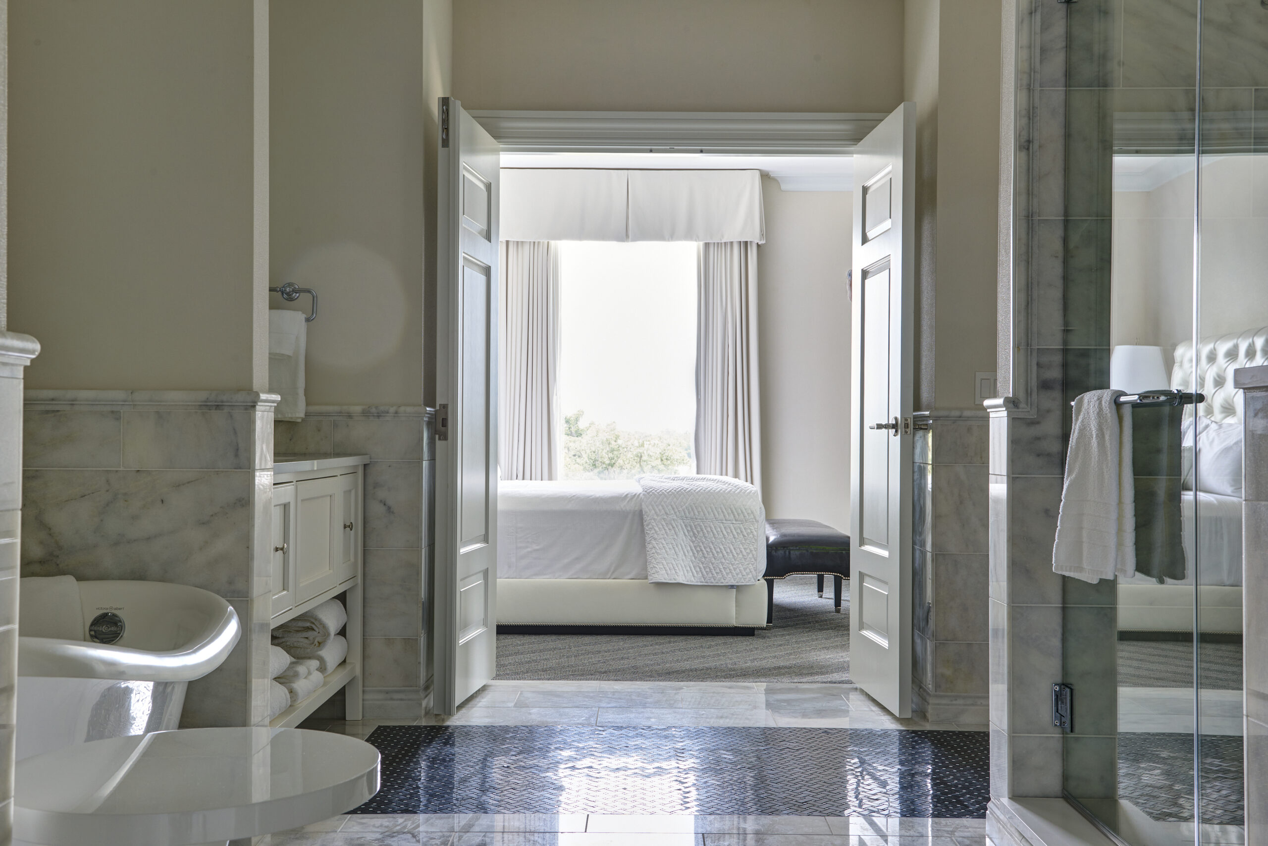 Bathroom - Plumbing fixture
